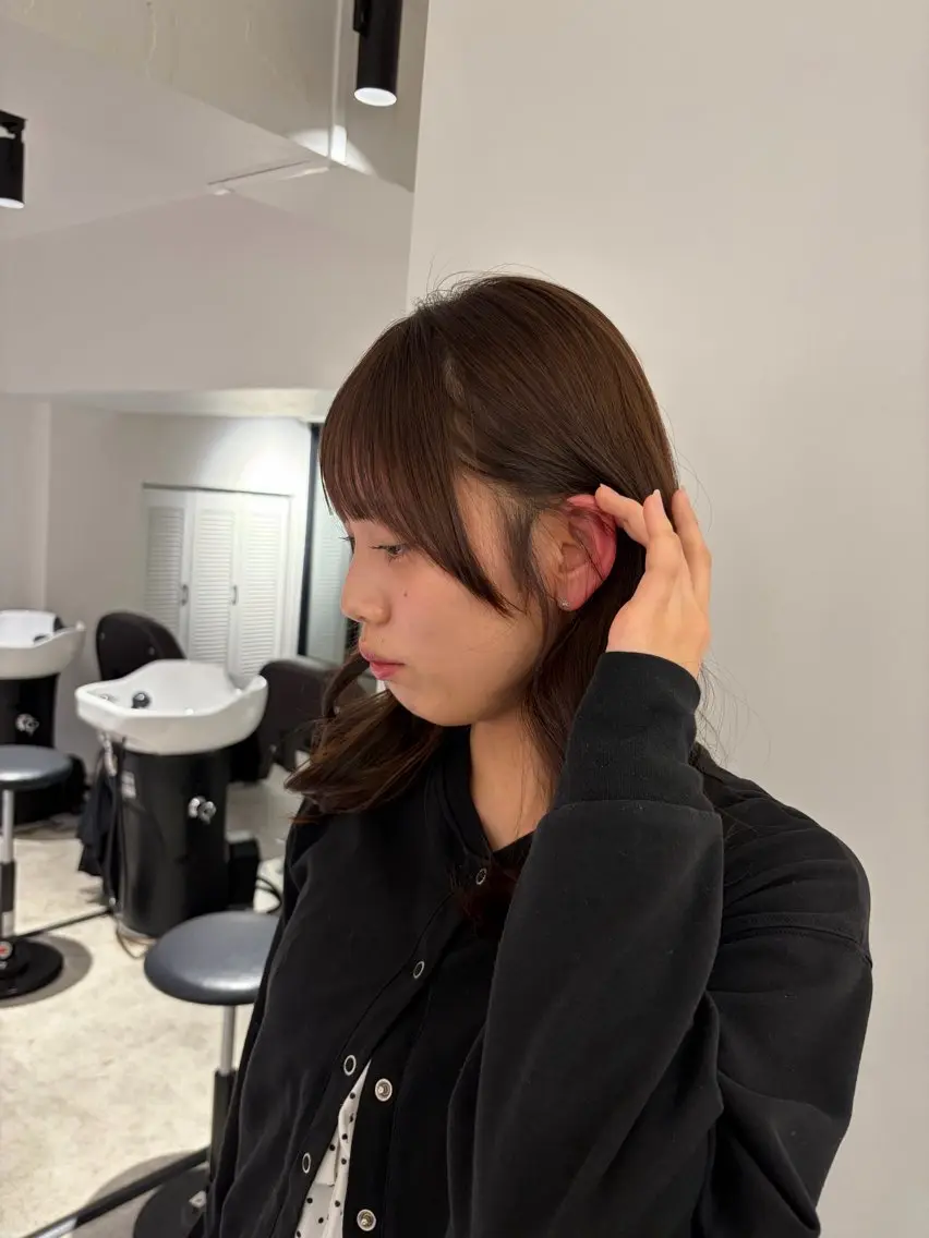 セミロング カラー UNBIRTHDAY いずみのヘアスタイル