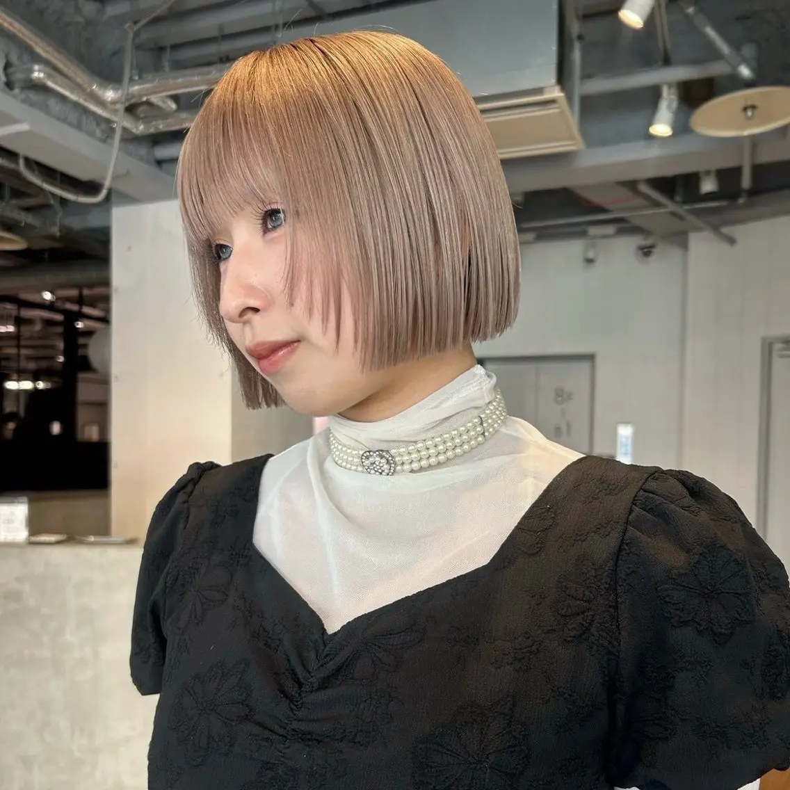 ショート ボブ レイヤー特化 /ハイトーン【あい】のヘアスタイル