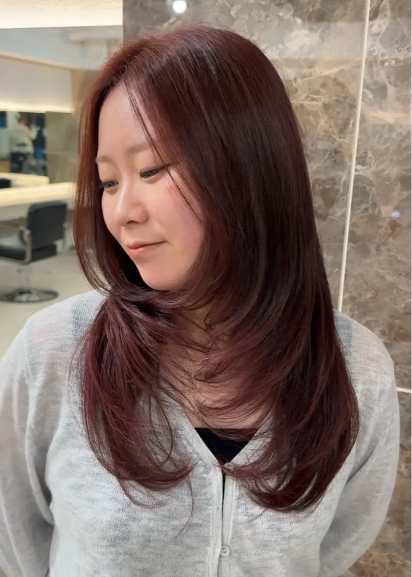 ロング カラー ヘアカラー トリートメント t o m o n aのヘアスタイル