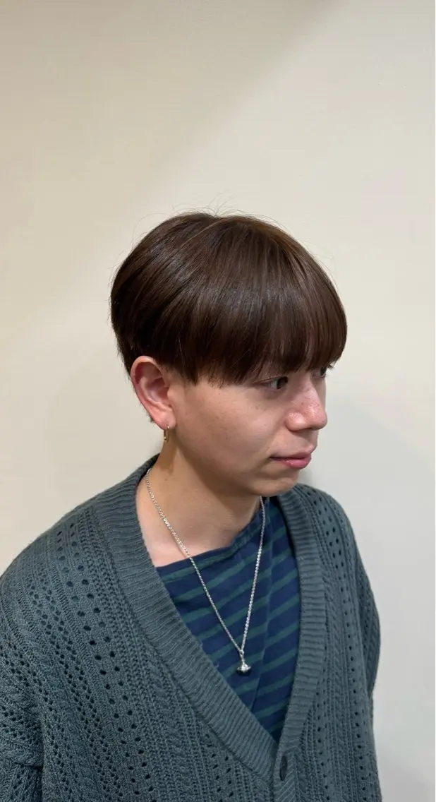 メンズ センターパート メンズ韓国風 マッシュ 鮫島 唯那のヘアスタイル