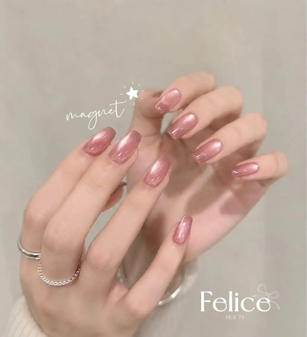 ネイル マグネットネイル マグネットワンカラー ワンカラーネイル シンプルネイル ハンドネイル MIREI Felice大宮西口のネイルデザイン