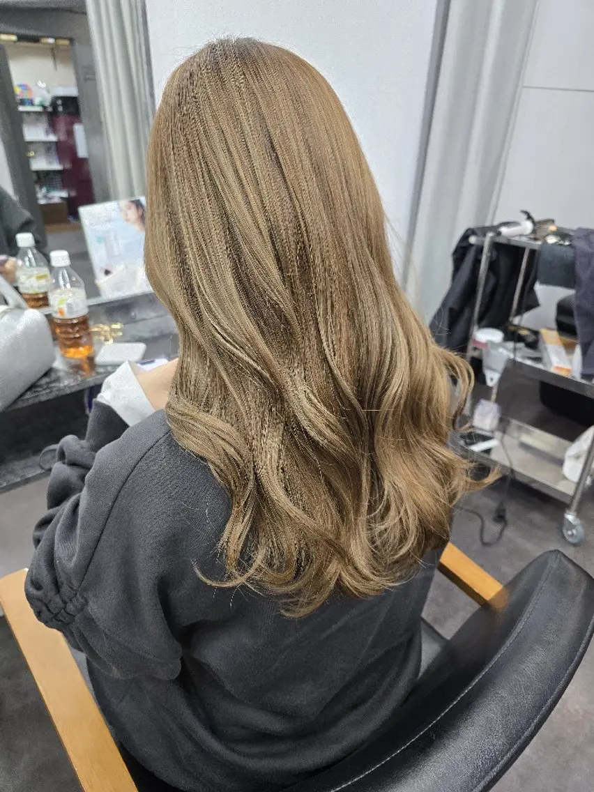ロング カラー ヘアカラー トリートメント 平田 広大のヘアスタイル