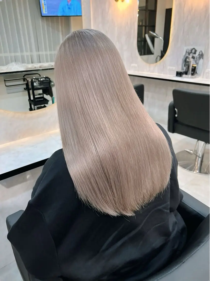 🌸全頭ブリーチ+カラー+艶々トリートメント🌸の写真