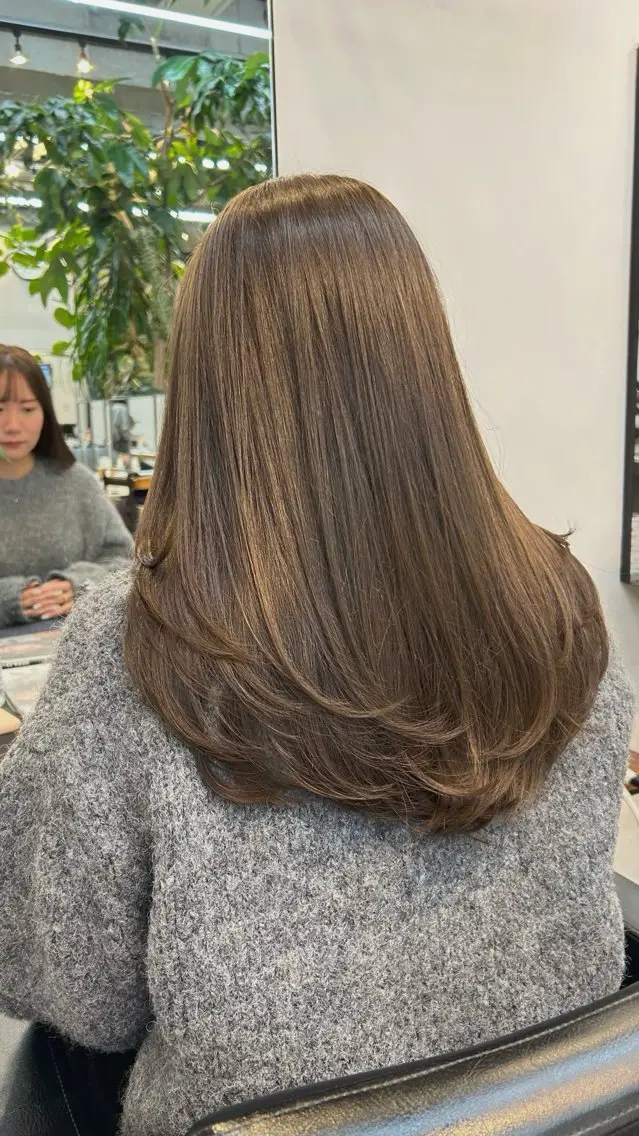 ロング カラー ベージュカラー カット ヘアカラー 川口開世 cut/permのヘアスタイル