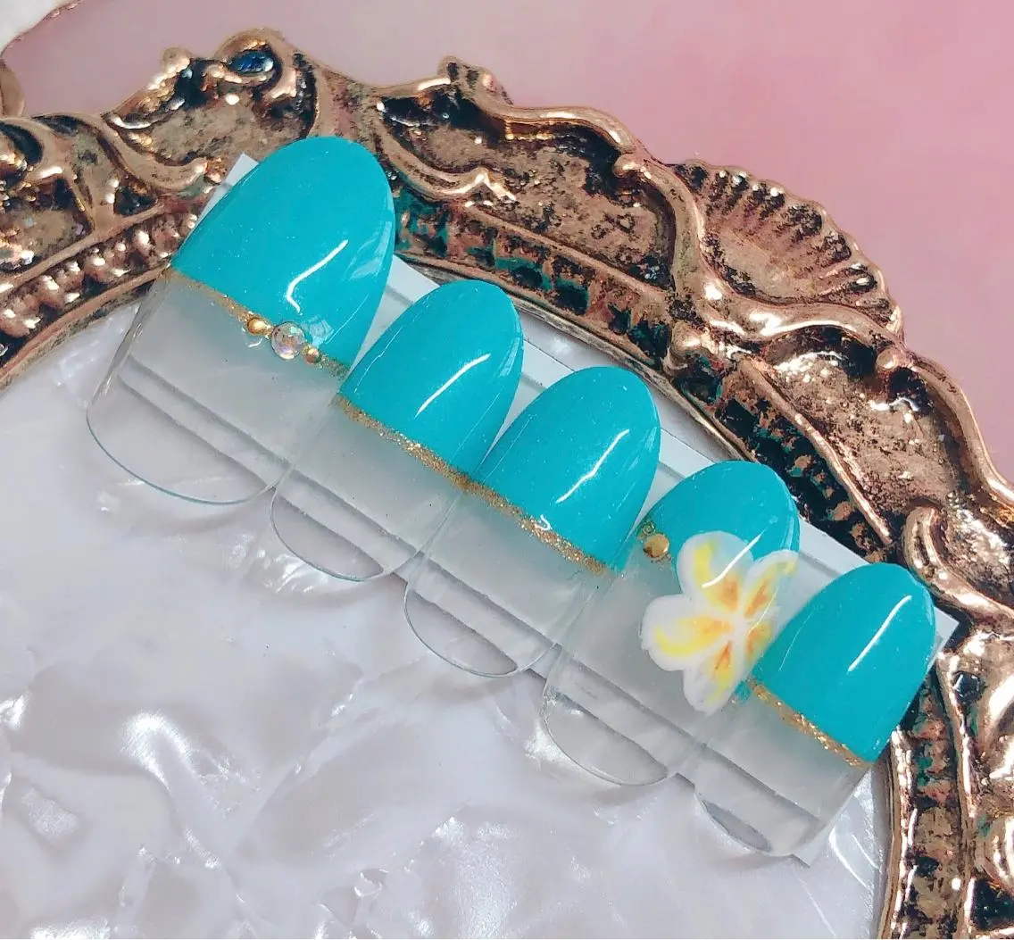 ネイル ハンドネイル CROWN プライベートサロンのネイルデザイン