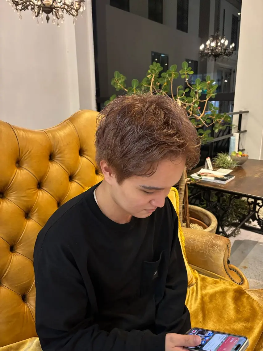 カラー ヘアカラー 伊藤 詩のヘアスタイル