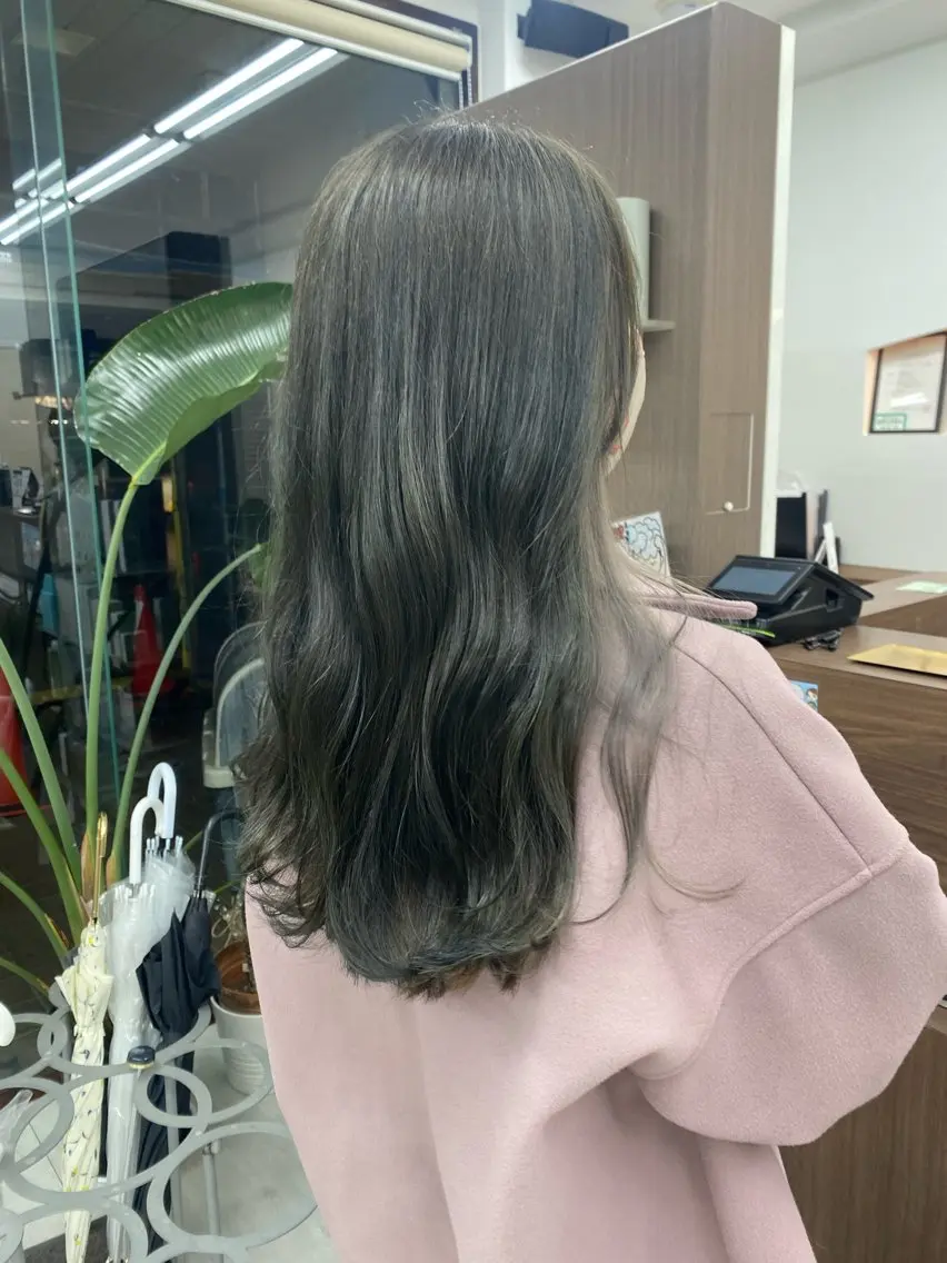 ロング ヘアカラー 月野涼風 /レイヤーカットのヘアスタイル