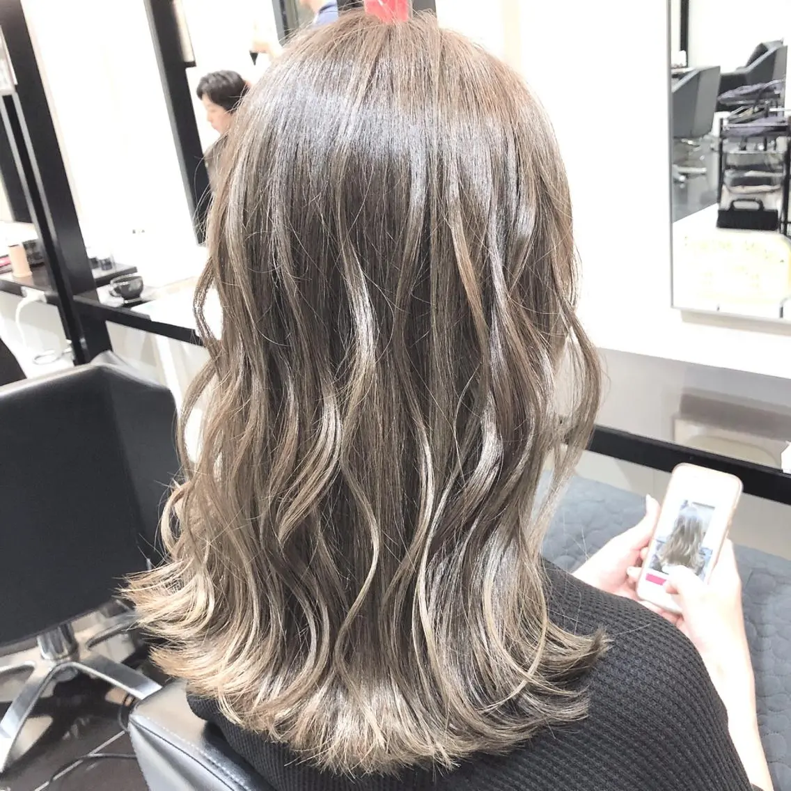 ロング カラー グレージュ ハイライトカラー ハイライト ヘアカラー トリートメント ✨髪質改善＆ボブ✨ 近藤 凌のヘアスタイル