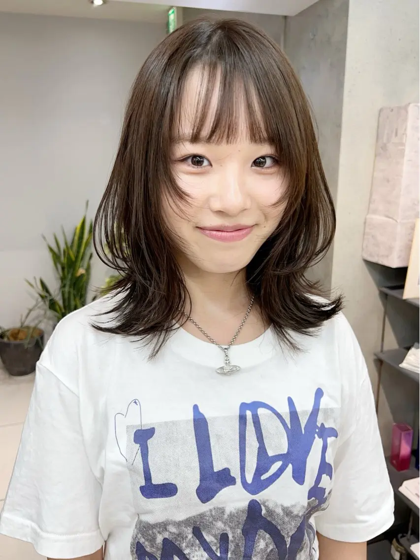 ミディアム レイヤーカット カット ヘアカラー トリートメント ウルフ🤍渋谷 🤍Mizukiのヘアスタイル