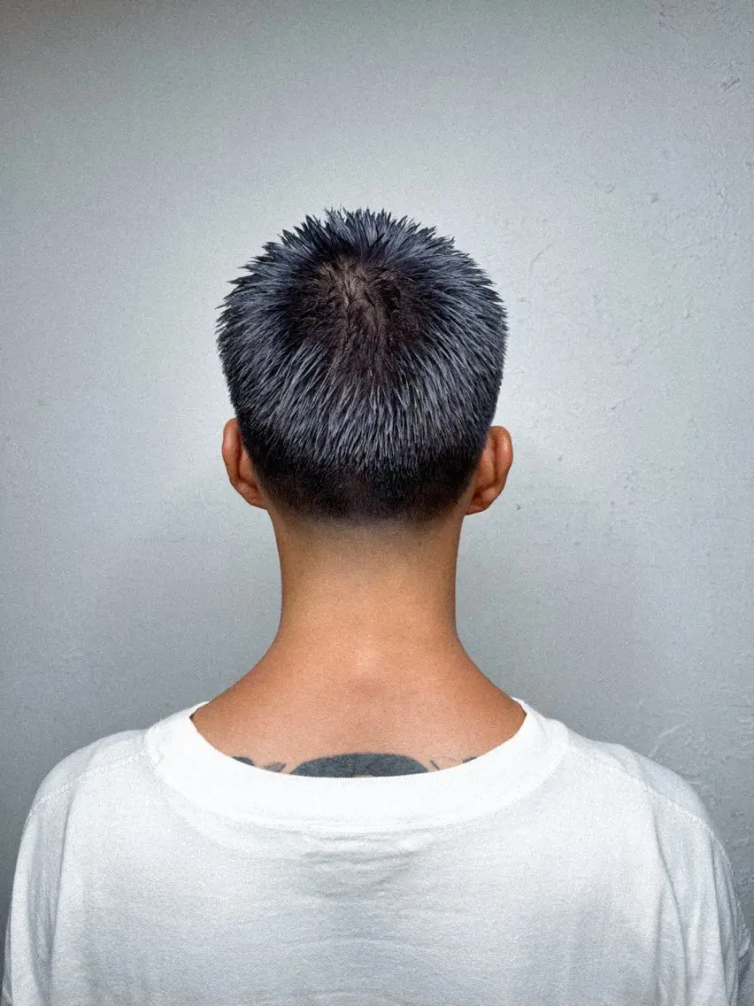 ショート カラー メンズ メンズブリーチ フェードカット メンズハイライト メンズショート スキンフェード カット ヘアカラー トリートメント 💈メンズ特化💈 TASUKUのヘアスタイル