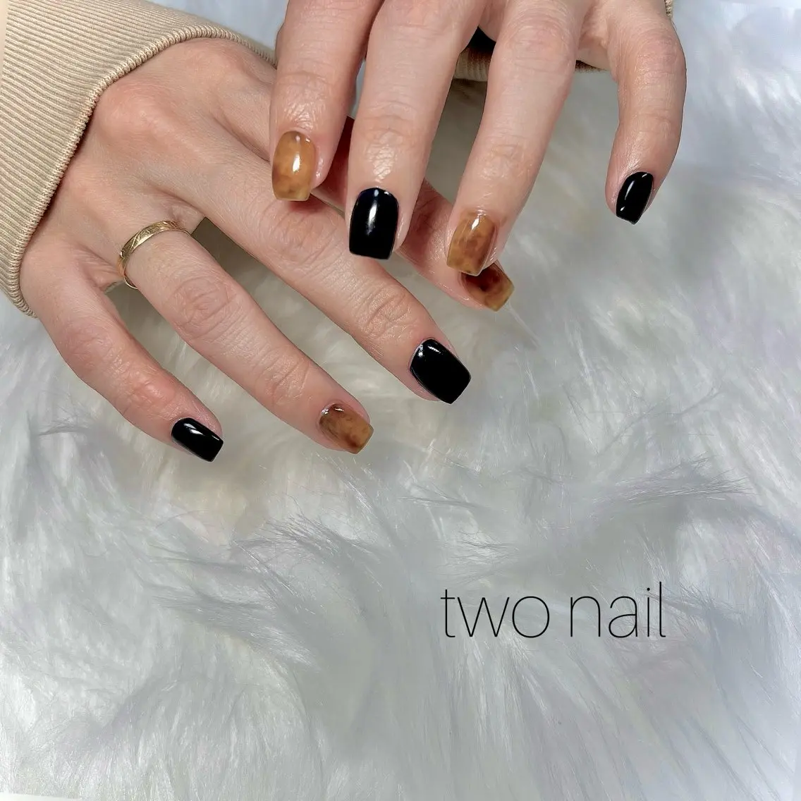 ネイル アートネイル べっ甲ネイル ネイルチップ ホワイト ハンドネイル two nailのネイルデザイン