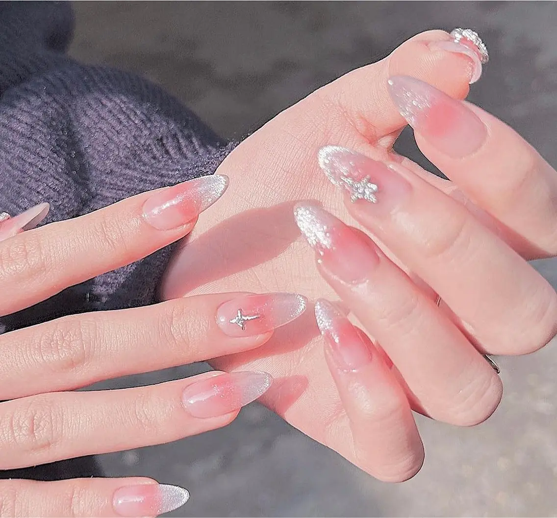 ネイル MOON nailsのネイルデザイン