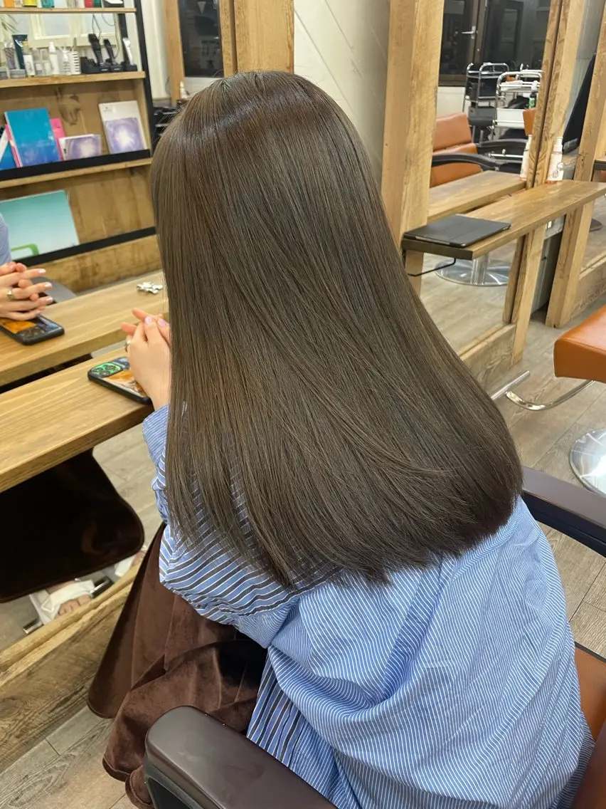 ミディアム カラー ベージュカラー オリーブベージュ HIKARU副店長/ ✨️髪質改善のヘアスタイル