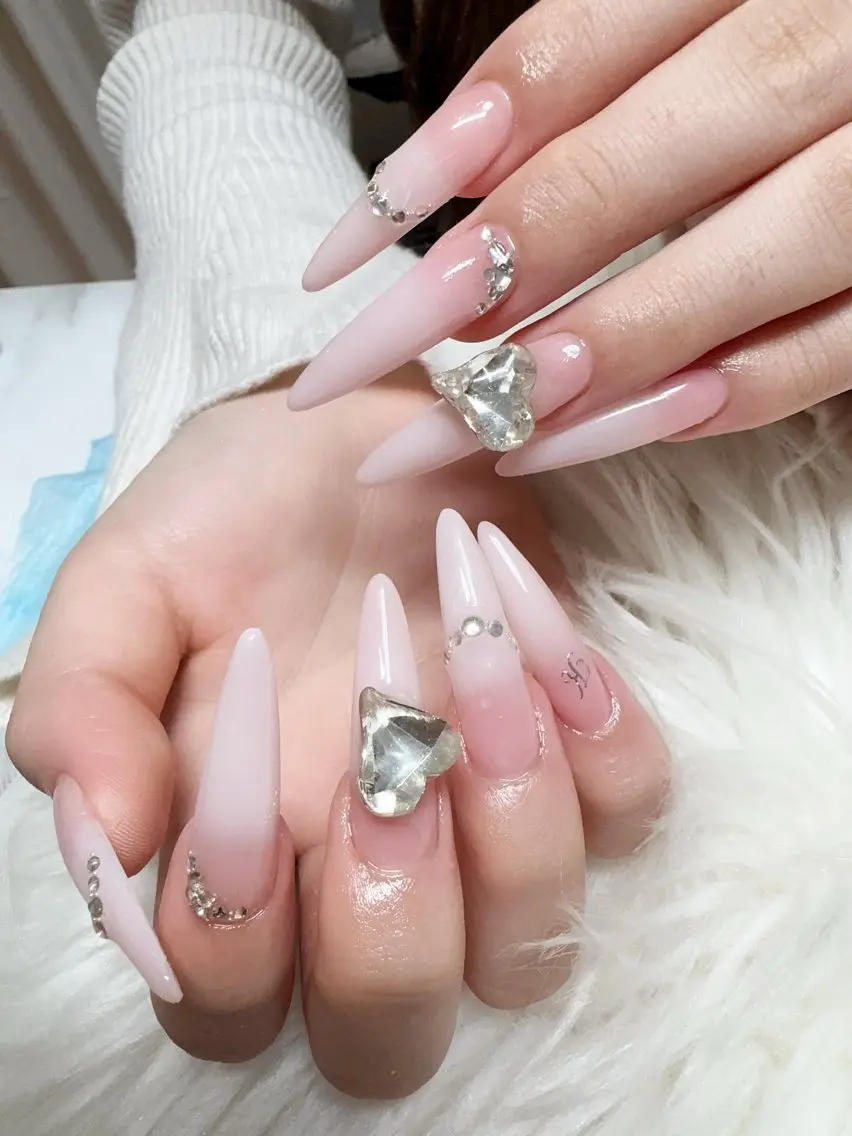 ネイル ハンドネイル ＆ME アンドミーのネイルデザイン