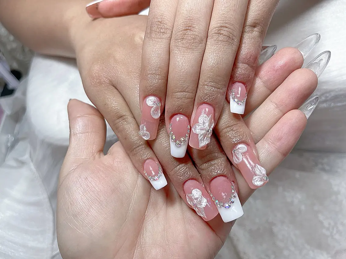 ネイル アートネイル オーロラネイル ガーリー キラキラネイル 韓国ネイル Ayumi NailSalonUのネイルデザイン