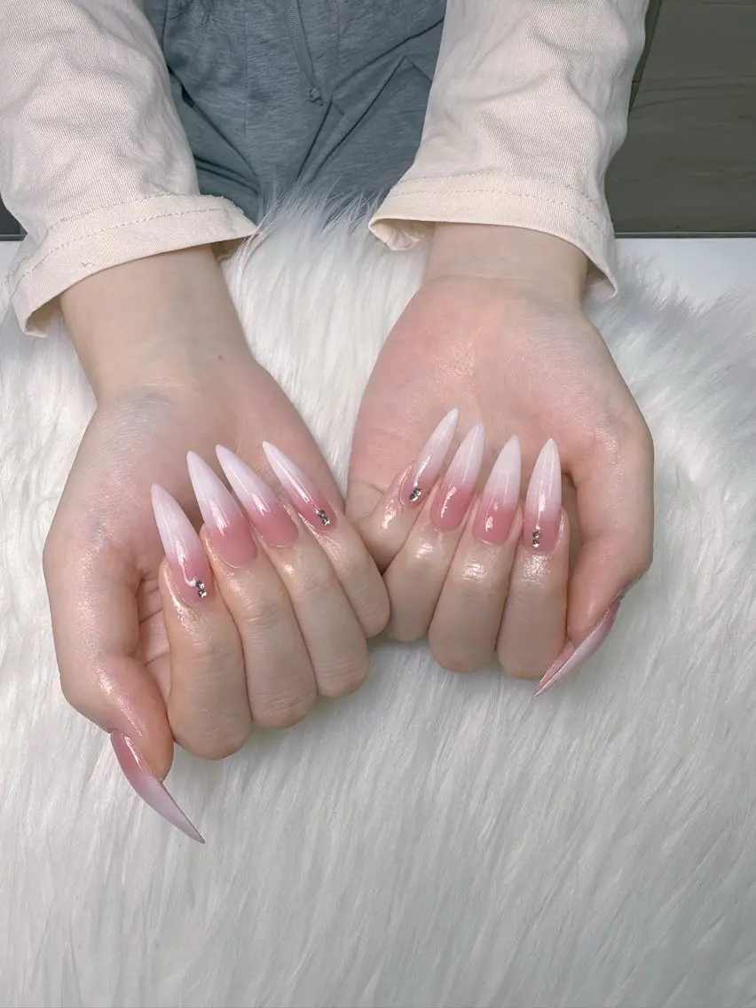 ネイル ハンドネイル Kingnail Emiのネイルデザイン
