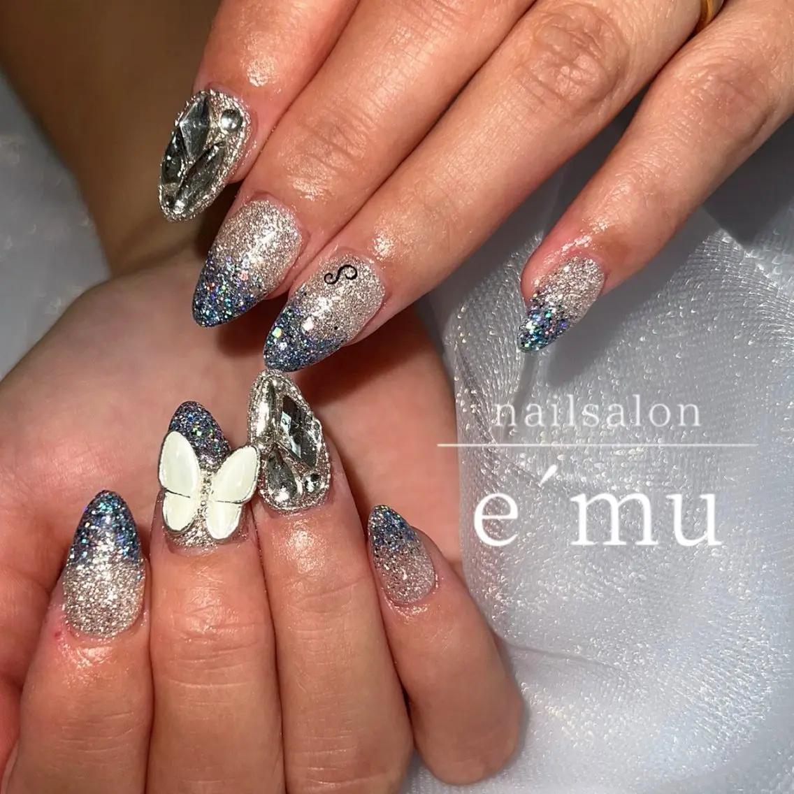ネイル ブルー フラッシュネイル ハンドネイル nailsalon e´muのネイルデザイン