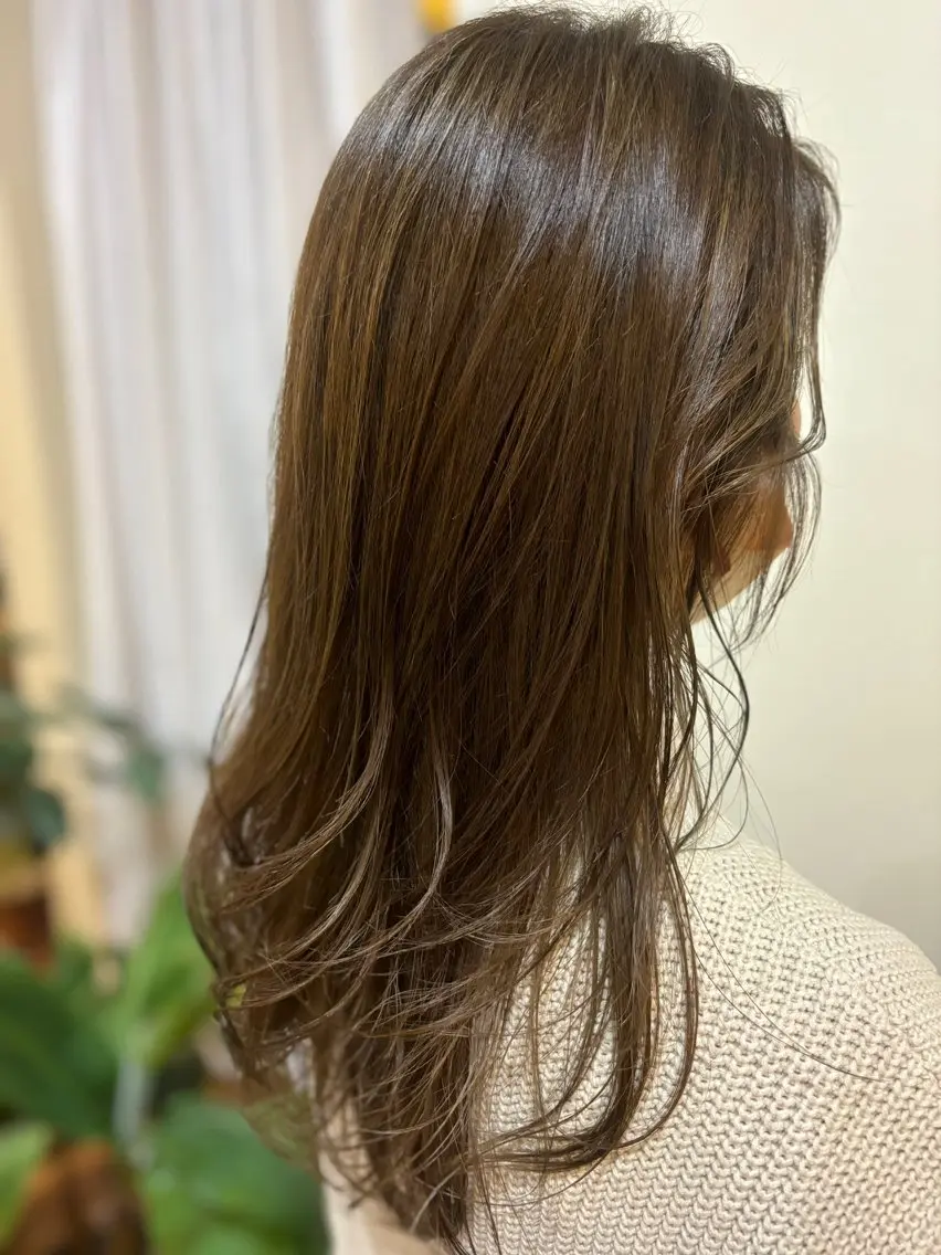 セミロング ハイライト カネコ ナナミのヘアスタイル