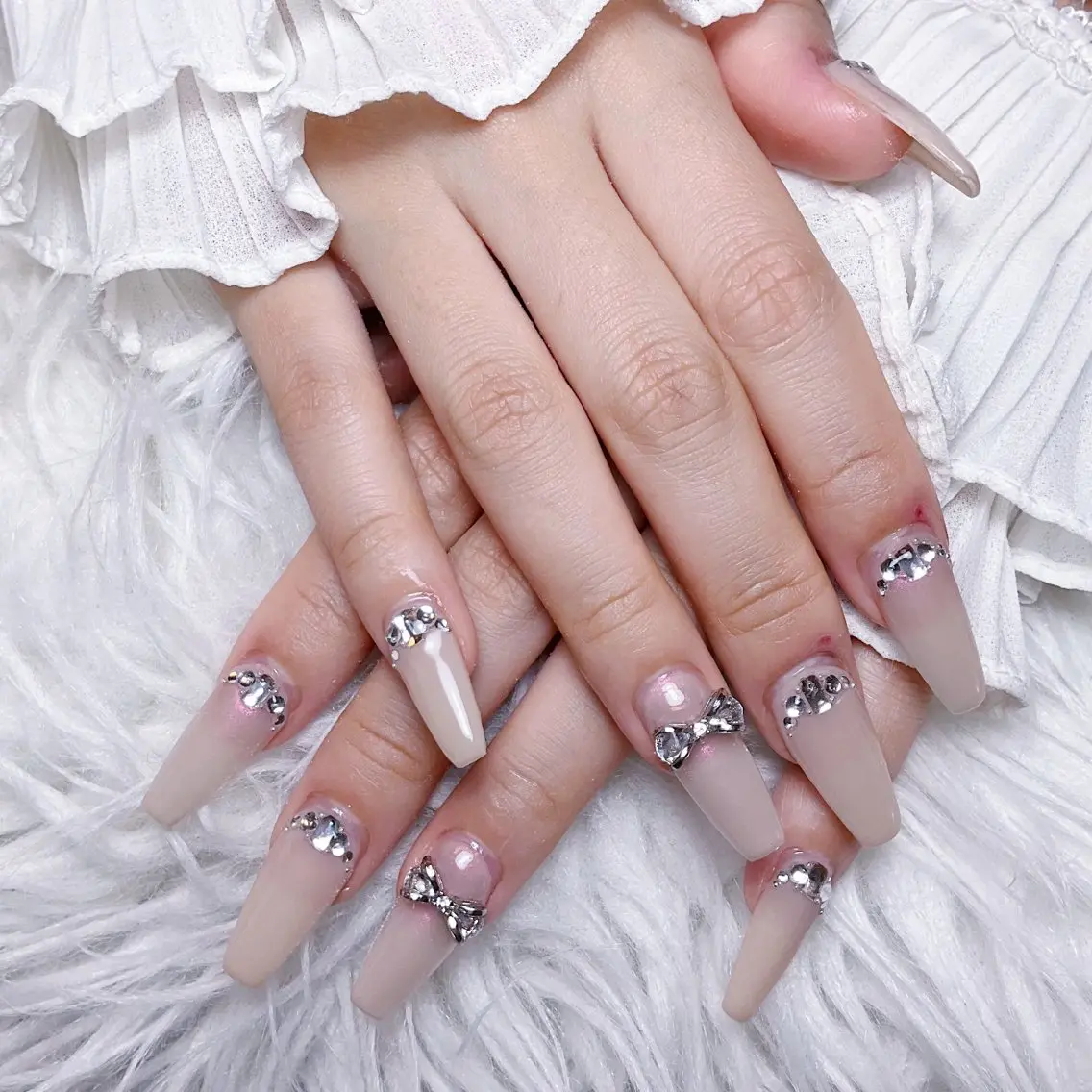 ネイル ハンドネイル 🍭Yun nail hyejin🌸のネイルデザイン