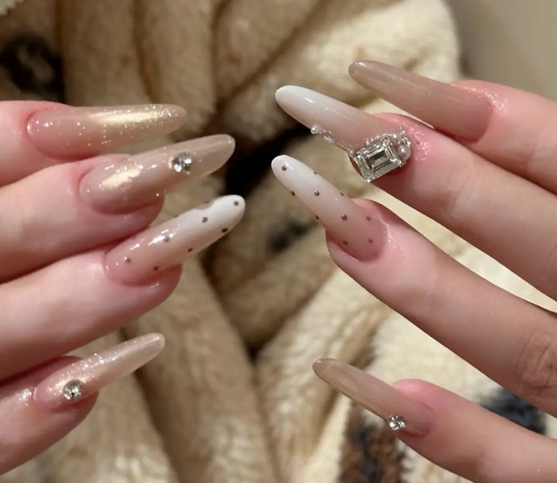 ネイル ハンドネイル Luna Gladeのネイルデザイン