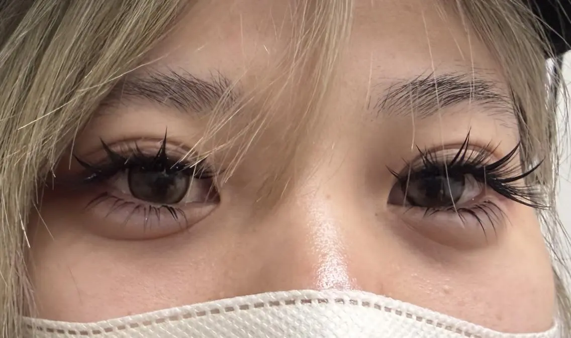 マツエク・マツパ フラットラッシュ 韓国風マツエク パリジェンヌラッシュリフト まつげパーマ 下まつげエクステ Vivi💜マツエク 🐈⬛新大久保のマツエク・マツパデザイン