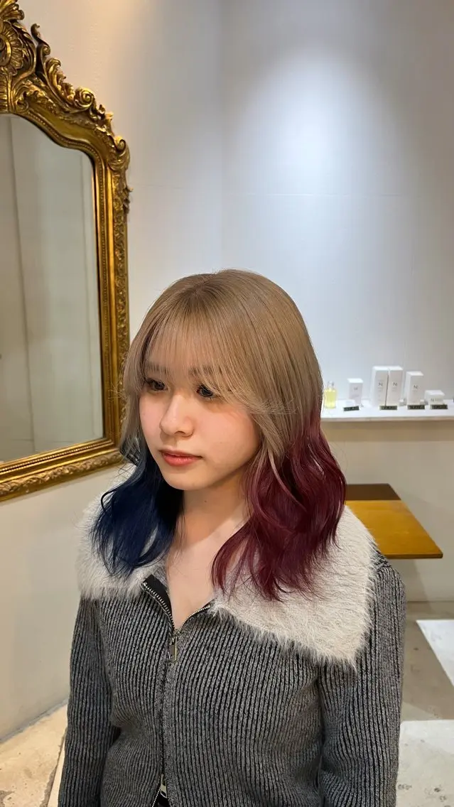 ロング ヘアカラー 🩶ハイトーン🖤 URARAのヘアスタイル