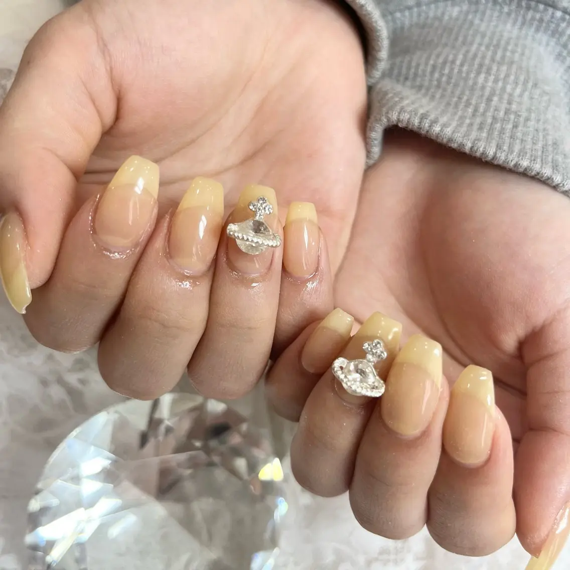 ネイル ワンカラーネイル 黄色 ハンドネイル Nail Salon Elpisのネイルデザイン