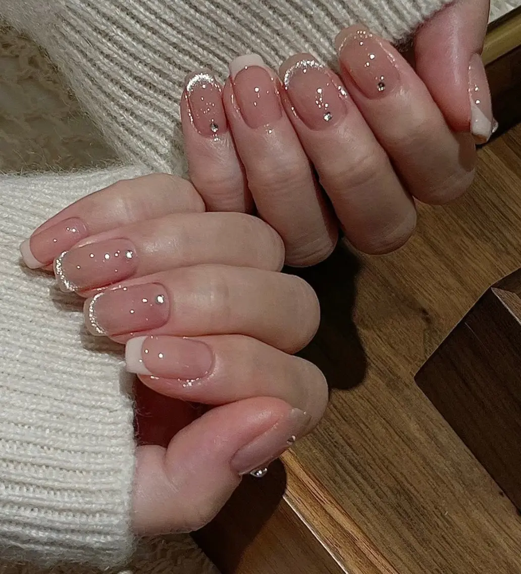 ネイル フレンチネイル ジェルネイル マグネットネイル マグネットフレンチ ハンドネイル エリ🫧 nail池袋東口のネイルデザイン