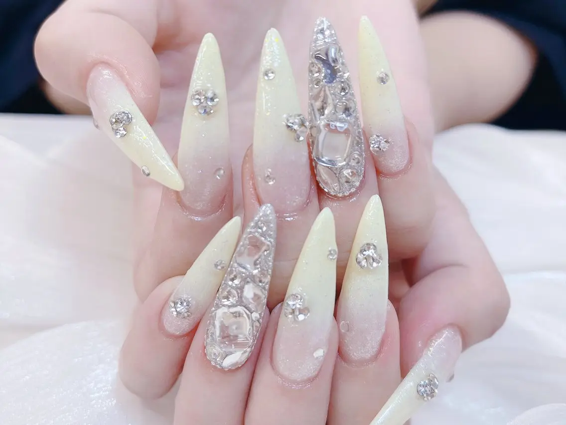 ネイル チークネイル 成人式 フレンチネイル グラデーション 氷ネイル・うるうるネイル ハンドネイル DUO   MI nail salonのネイルデザイン