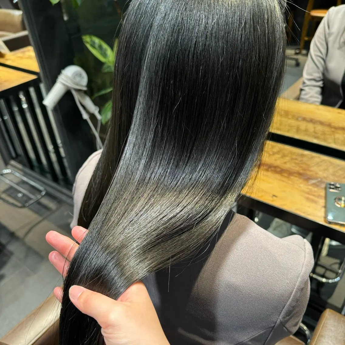 ロング カラー 松木 花鈴のヘアスタイル