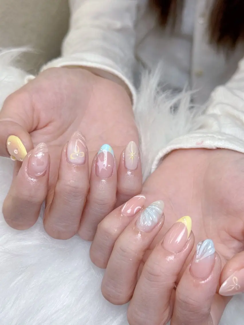 ネイル チークネイル ドット フレンチネイル グラデーション 韓国ネイル ハンドネイル Lisa Nail Salonのネイルデザイン