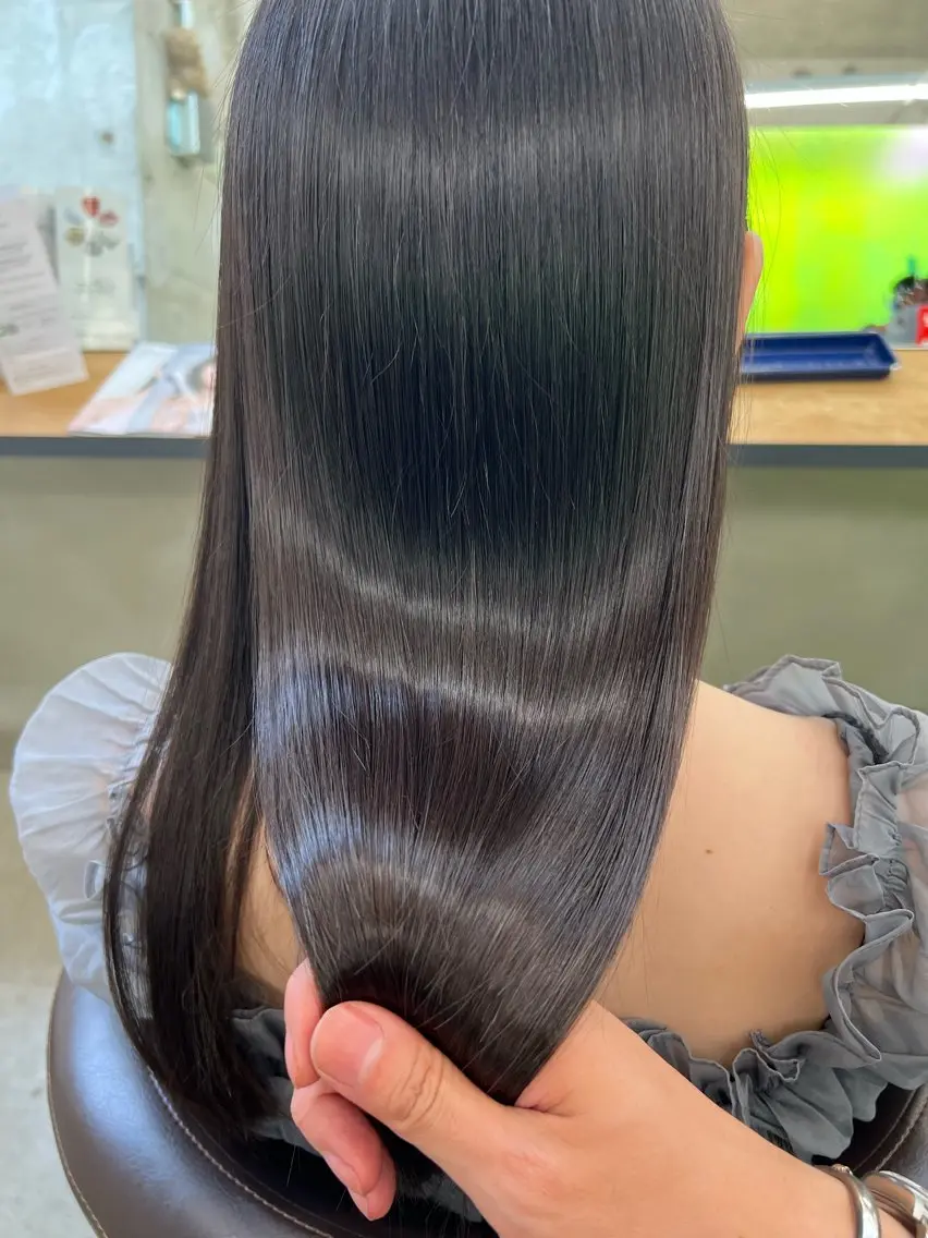 ホームケア付きで帰ったあとも美髪継続!髪質改善ストレート+カット+活性酸素除去付きトリートメントの写真