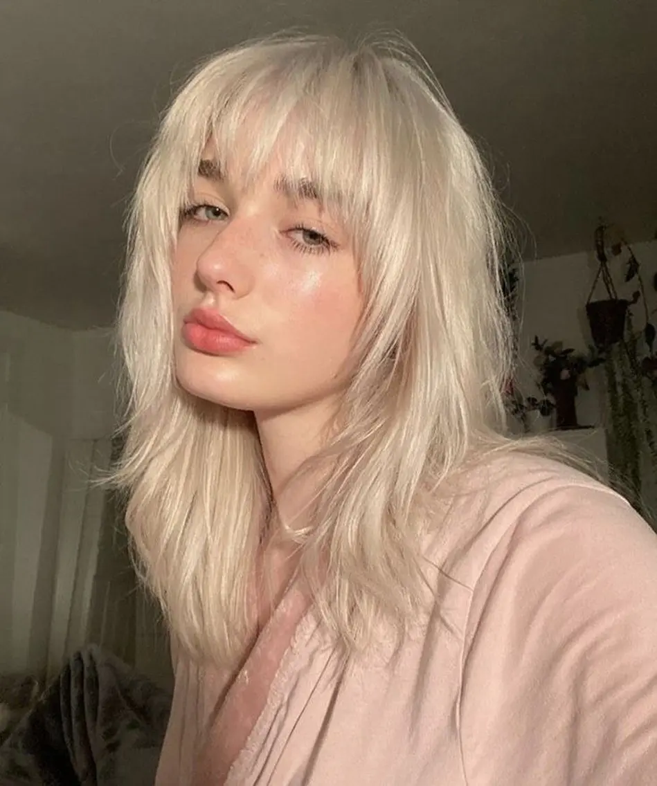 ミディアム カラー ヘアアレンジ レイヤーカット 小顔カット カット mina 🌷のヘアスタイル
