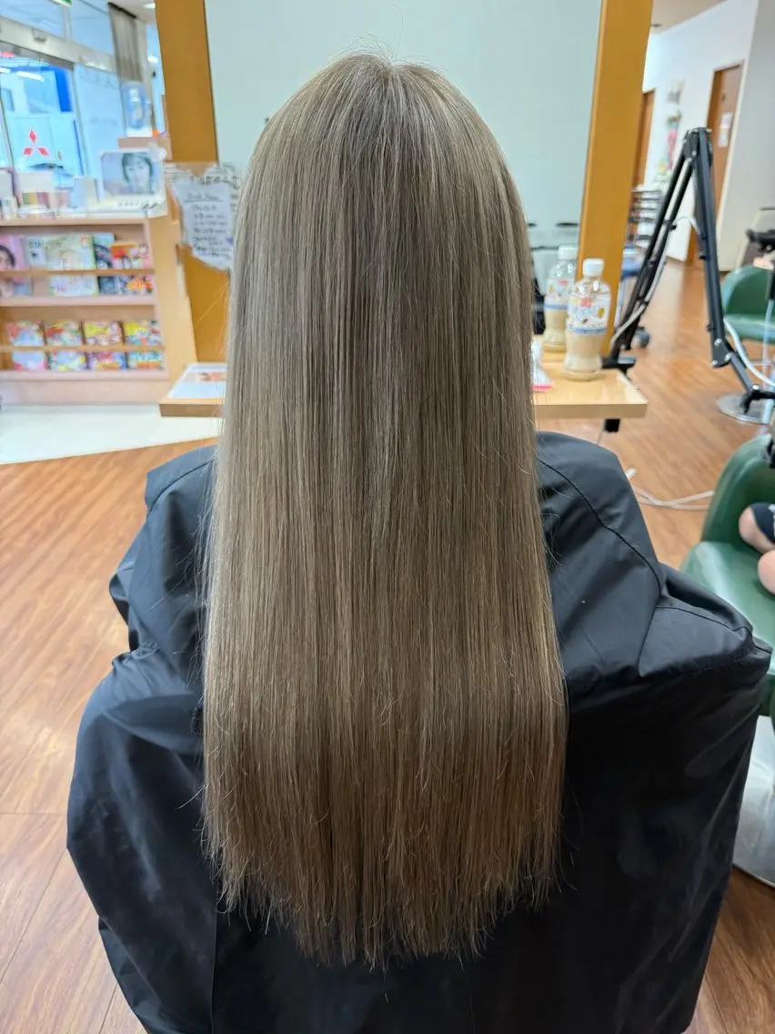 ロング アッシュ ヘアカラー 髪質改善カラー/ KONATSUのヘアスタイル