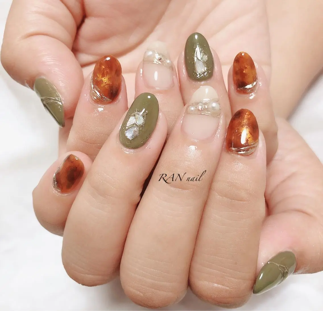 ネイル べっ甲ネイル フットネイル ニュアンスネイル オフィスネイル ピスタチオネイル ハンドネイル フットネイル RAN nailのネイルデザイン