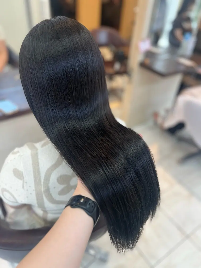 ロング カラー 黒髪 ブルーカラー ブルーブラック Luana .Rioneのマツエク・マツパデザイン