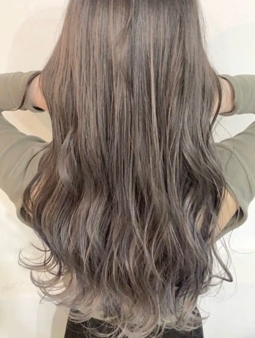 カラー 透明感カラー グレージュ ハイライトカラー カット ヘアカラー トリートメント ヘッドスパ ヘアセット kotona 🤍miuraのヘアスタイル
