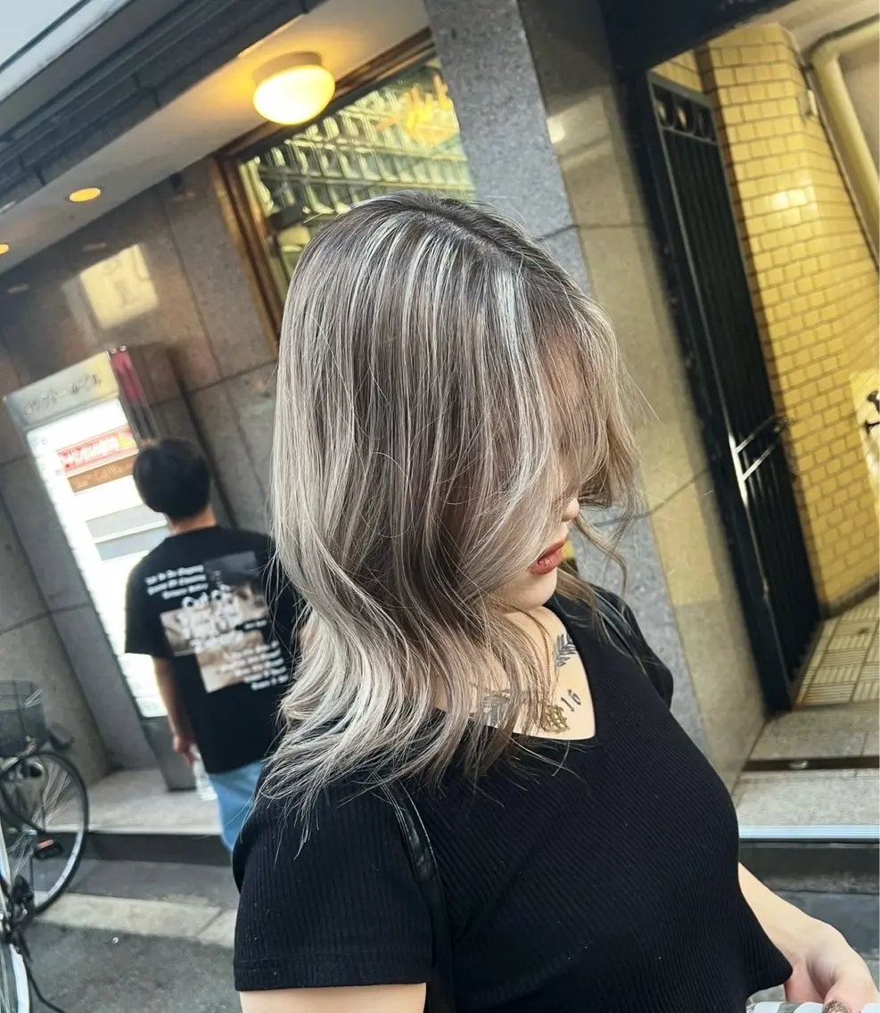 ミディアム カラー ベージュカラー ハイライトカラー ハイライト 指名数No.1 /NAOYAのヘアスタイル