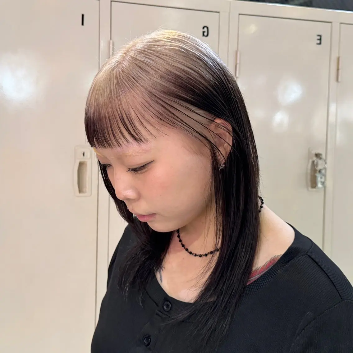 カラー ヘアカラー トリートメント 艶髪ハイトーン× ボブ🥣アイネのヘアスタイル