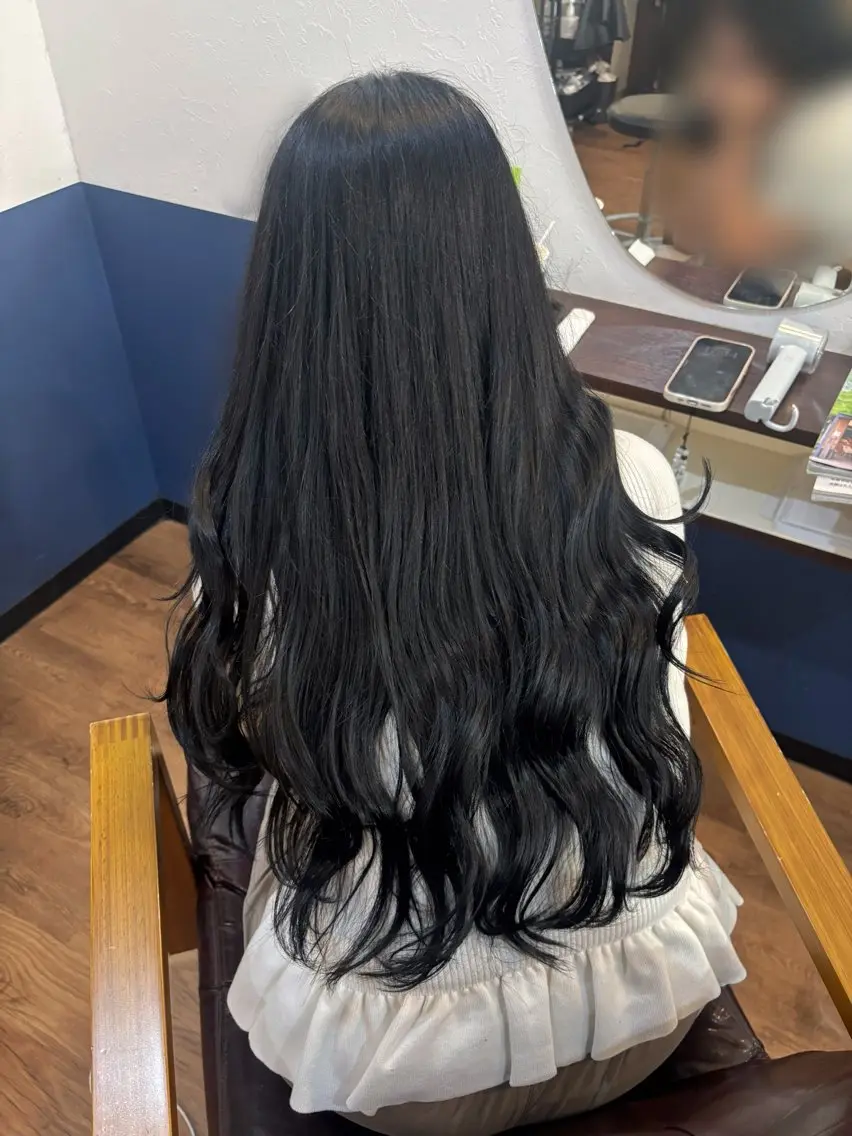 ロング ロング ヘアカラー 平田 渚唯のヘアスタイル