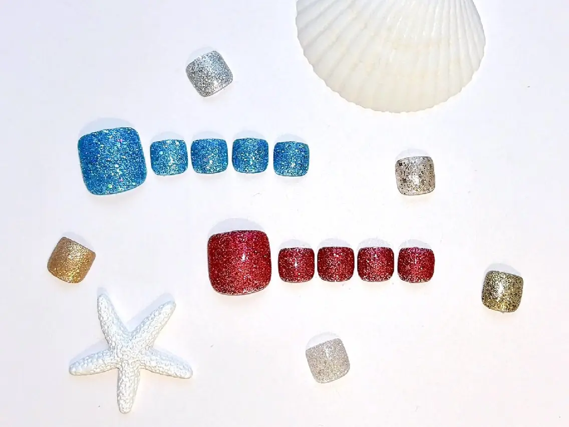 ネイル フットネイル ラメ(グリッター) ワンカラーネイル フットネイル NailSalon MAHINAのネイルデザイン