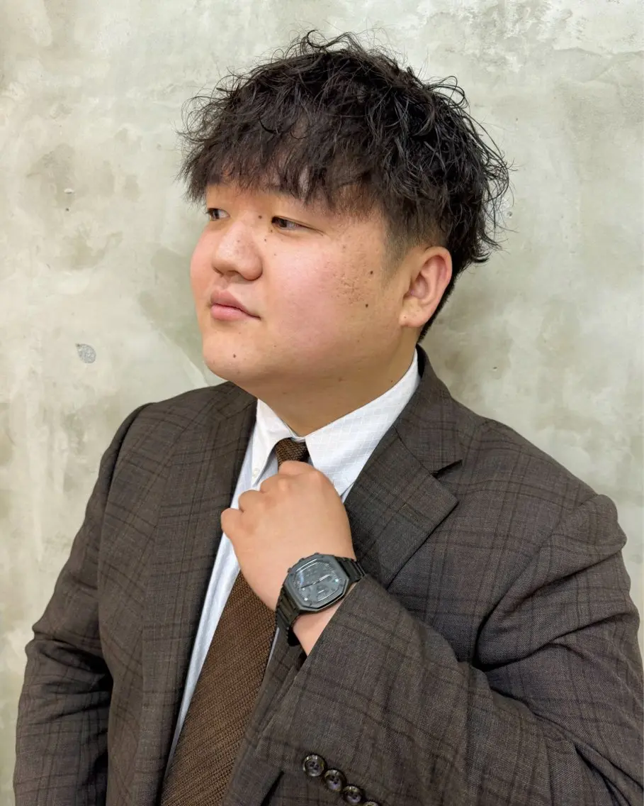 パーマ メンズ マッシュ 刈り上げ 波巻きパーマ 志賀 あずみのヘアスタイル