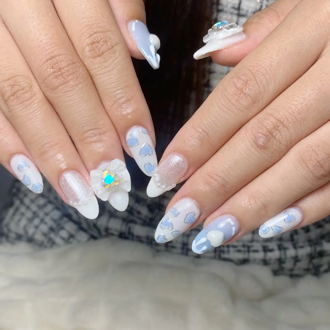 ネイル チークネイル フレンチネイル ジェルネイル ガーリー キラキラネイル ハンドネイル UM Nail Salonのネイルデザイン