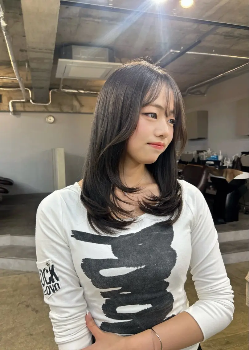 セミロング カット サワムラ ソナタのヘアスタイル