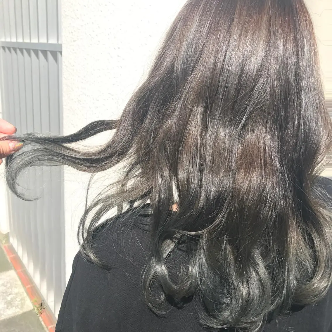 カラー アッシュ アッシュグレー アッシュグレージュ ブリーチ グラデーションカラー 山本 舞のヘアスタイル