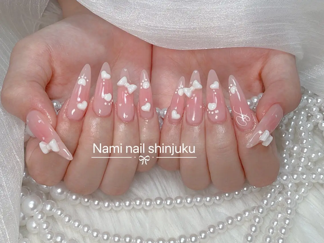 ネイル 長さ出し ガーリー 韓国ネイル ロングネイル 持ち込み ハンドネイル Nami nail salonのネイルデザイン