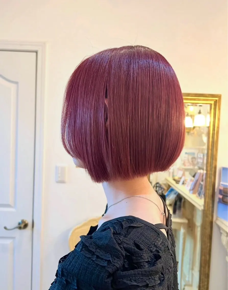 ショート カラー ブリーチ ボブ 細谷 楓夏のヘアスタイル
