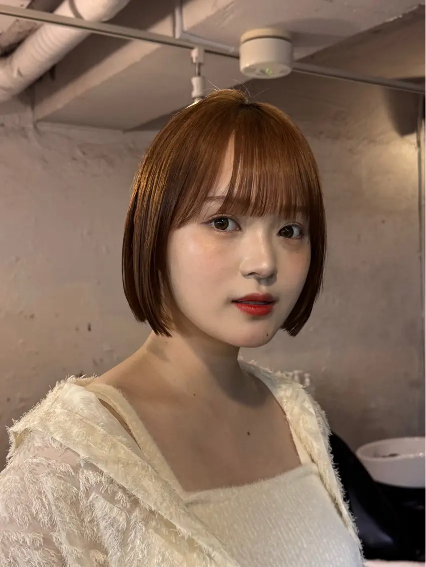 ショート カット ヘアカラー 顔まわりレイヤー 透明感カラー🩵🩵のヘアスタイル