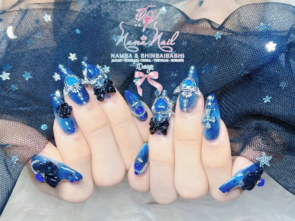 セミロング ハンドネイル Linanail Nambaのマツエク・マツパデザイン