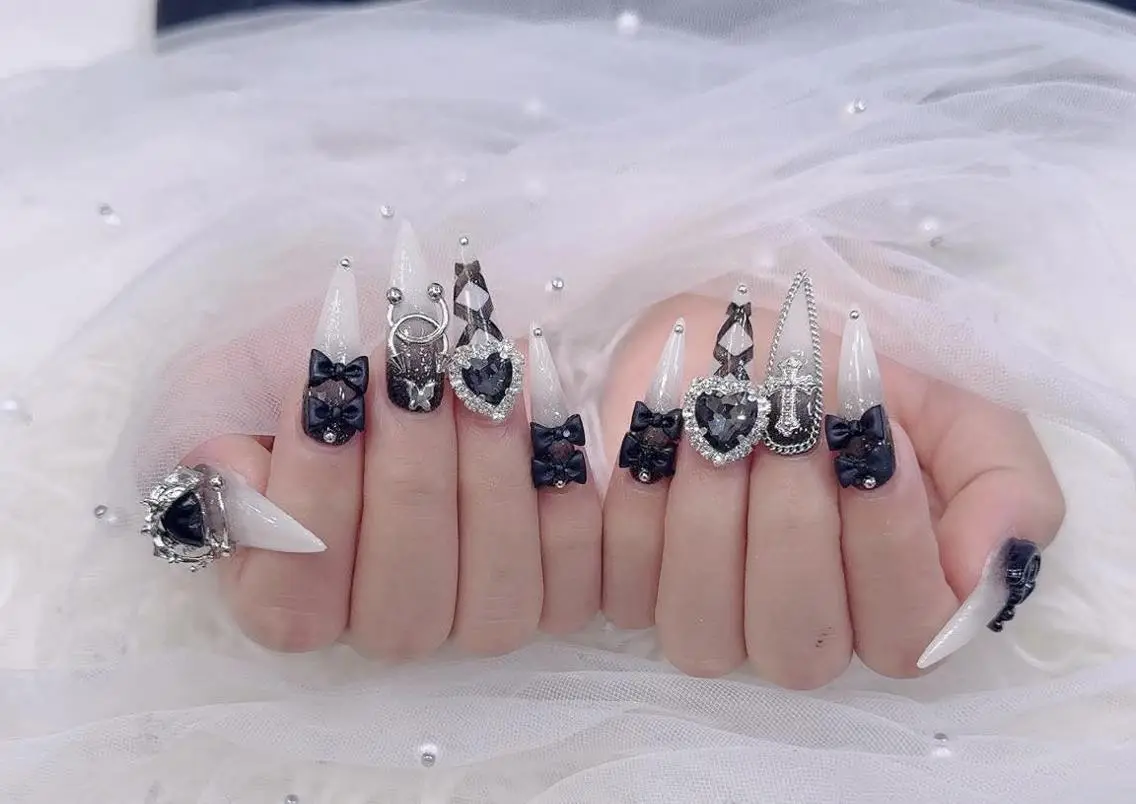 ネイル 成人式 マグネットネイル 大理石ネイル(マーブル) リボン 夏ネイル ハンドネイル K.bi_nail ネイル長さ出し専門店のネイルデザイン